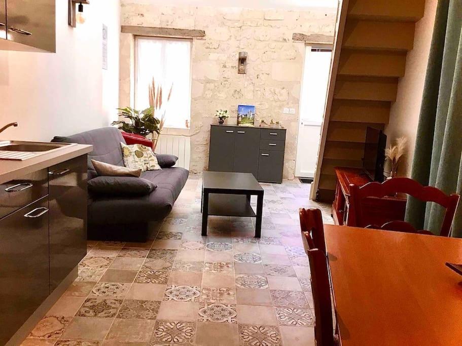 Logement Neuf Et Cosy Proche Centre Ville Chinon Zewnętrze zdjęcie